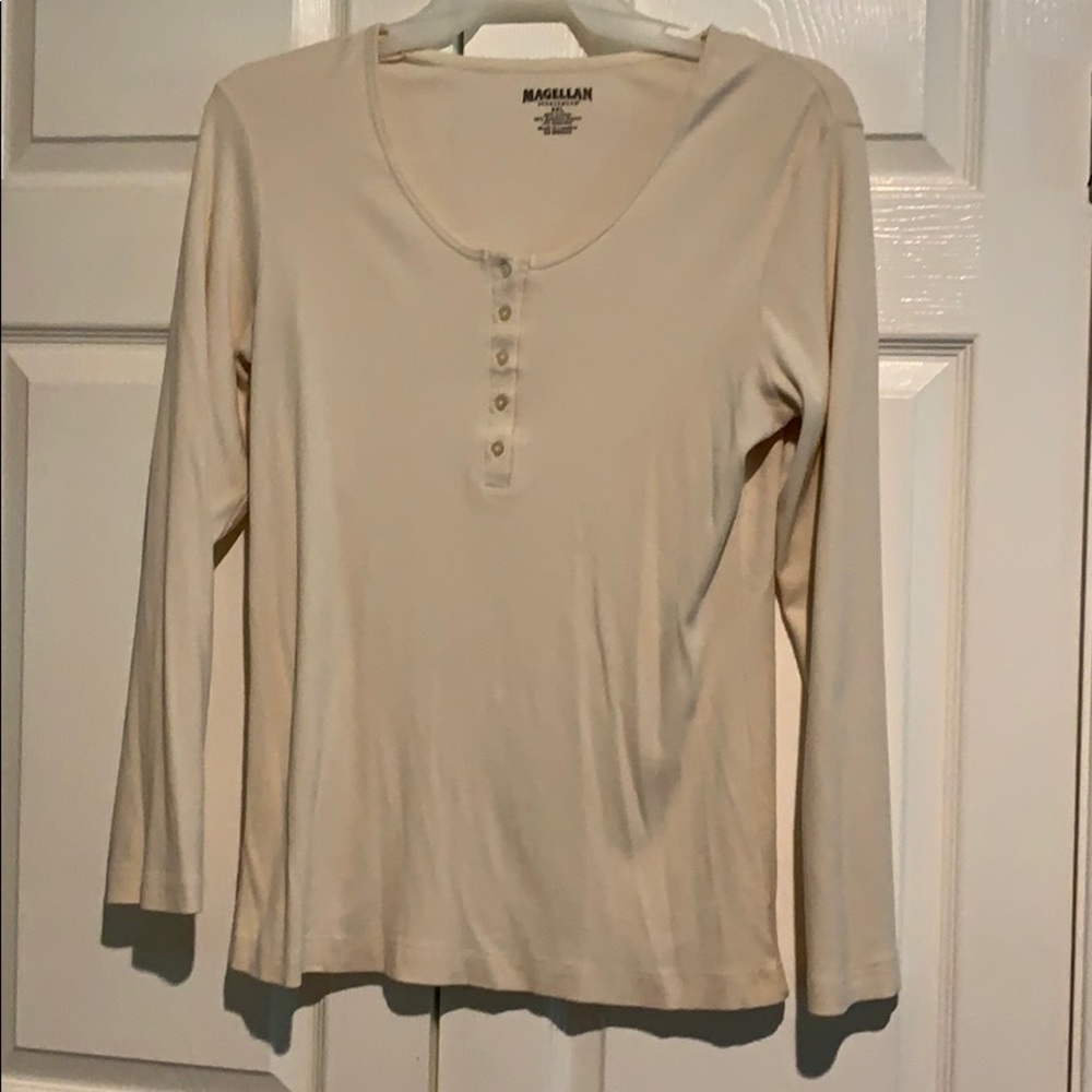 Long sleeves Henley shirt